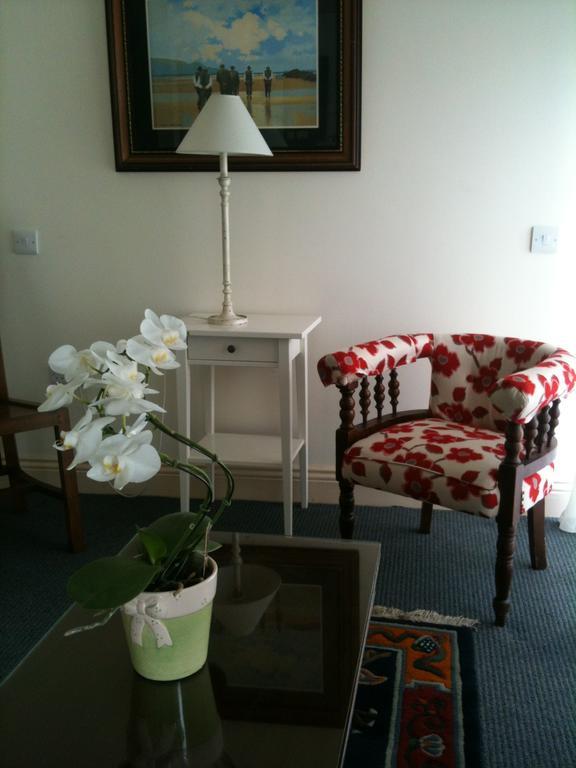 Connemara Lake Hotel อูคเทอราร์ด ภายนอก รูปภาพ