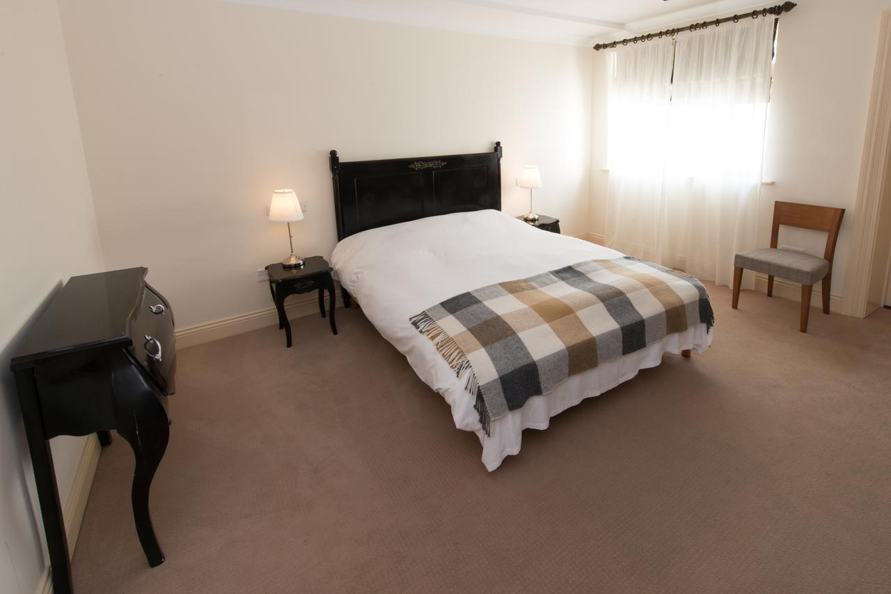 Connemara Lake Hotel อูคเทอราร์ด ภายนอก รูปภาพ